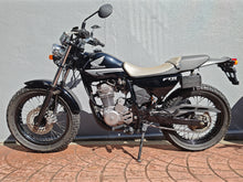 画像をギャラリービューアに読み込む, ホンダ FTR223DX最終モデル 中古車