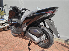 画像をギャラリービューアに読み込む, ホンダ PCX 新車