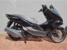 画像をギャラリービューアに読み込む, ホンダ PCX 新車