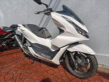 画像をギャラリービューアに読み込む, ホンダ　ＰＣＸ１２５　中古車
