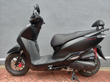 画像をギャラリービューアに読み込む, ホンダ　リード１２５　中古車
