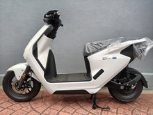 画像をギャラリービューアに読み込む, ホンダ　EM1 e:　電動バイク　新車
